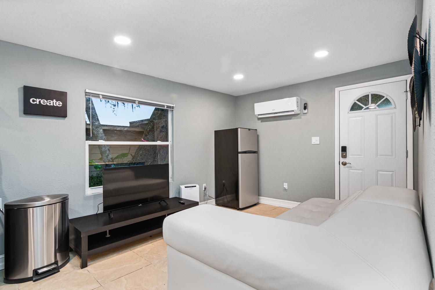 セーフティ・ハーバーModern House In Clearwater With Access To A Shared Swimming Poolアパートメント エクステリア 写真
