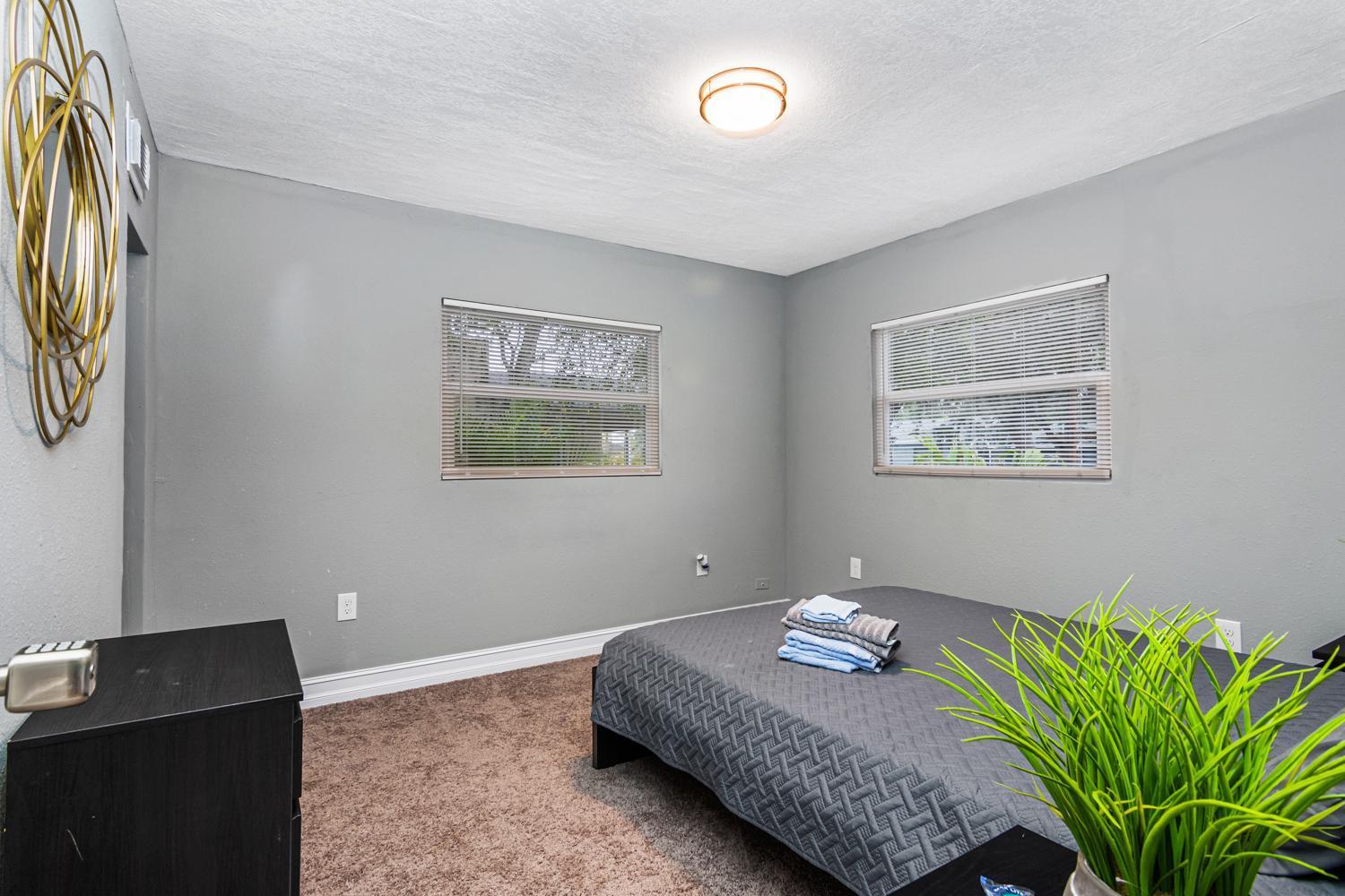 セーフティ・ハーバーModern House In Clearwater With Access To A Shared Swimming Poolアパートメント エクステリア 写真