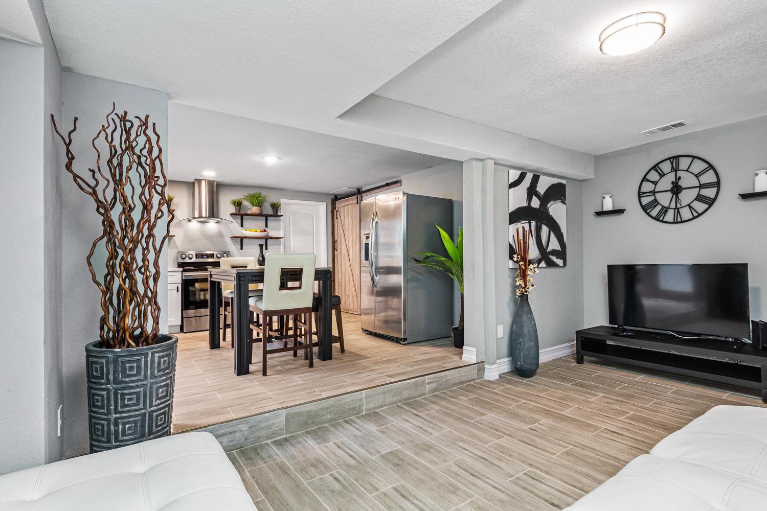 セーフティ・ハーバーModern House In Clearwater With Access To A Shared Swimming Poolアパートメント エクステリア 写真